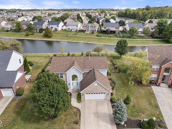 4th image of 8665 N Emerald Blvd
