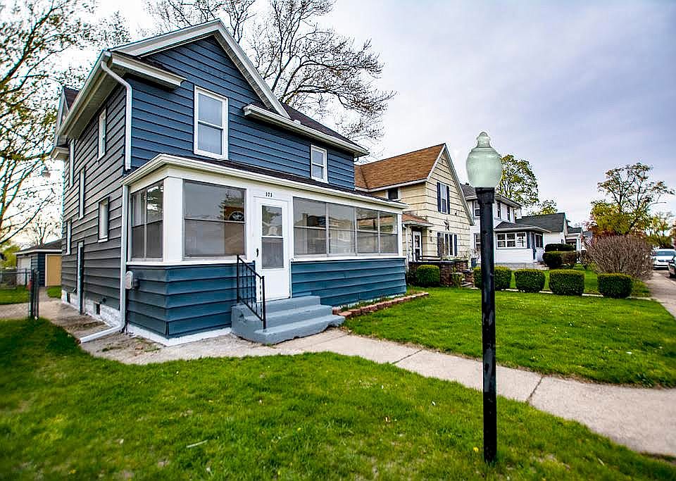 1st image of 323 N Indiana Ave