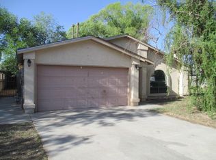 330 Calle Don Santiago NE, Los Lunas, NM 87031