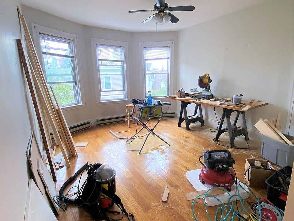 2nd image of 673 E 7th St #3R