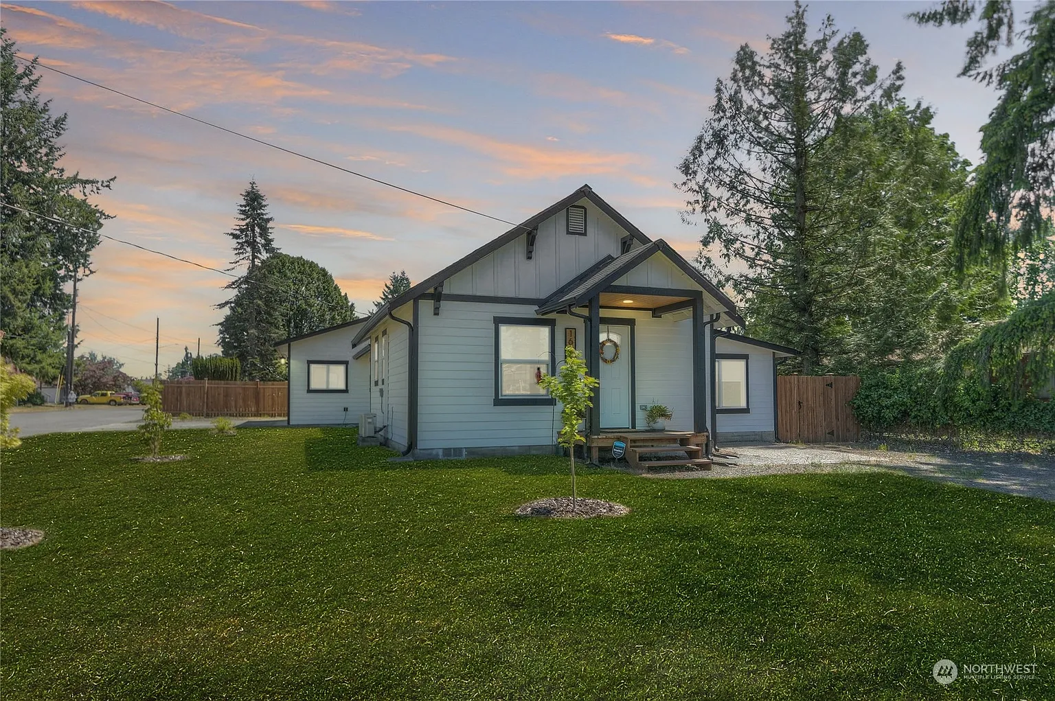 1621 W Young Street photo 1