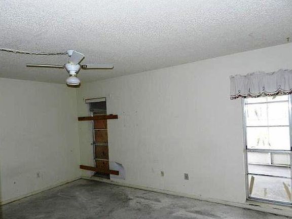 4th image of 808 Royal Palm Dr