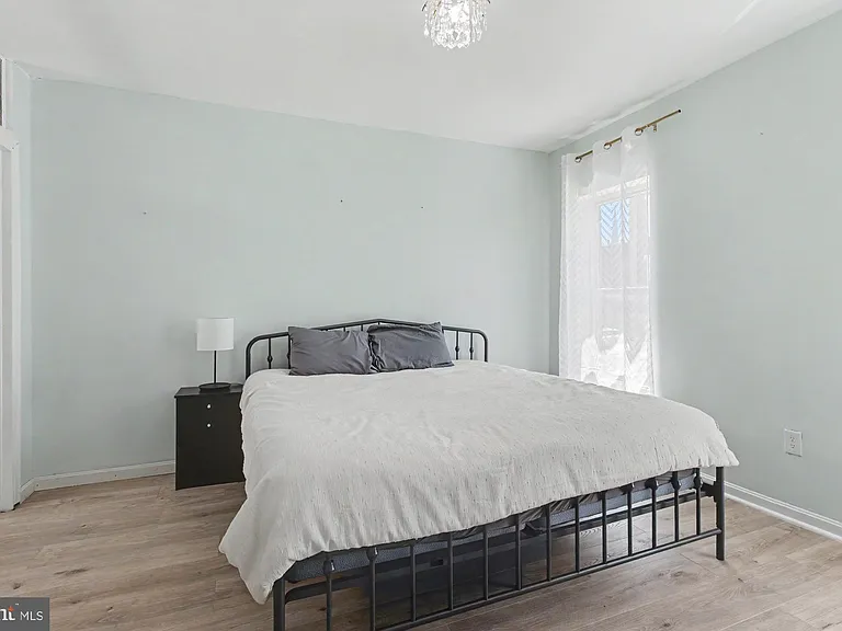 14 Poultney St — Photo 34