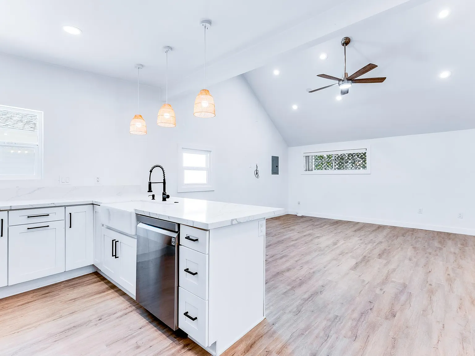 Studio, 520 sqft, $2,500 — Photo 3