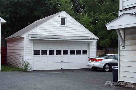 1st image of 179 Bay St