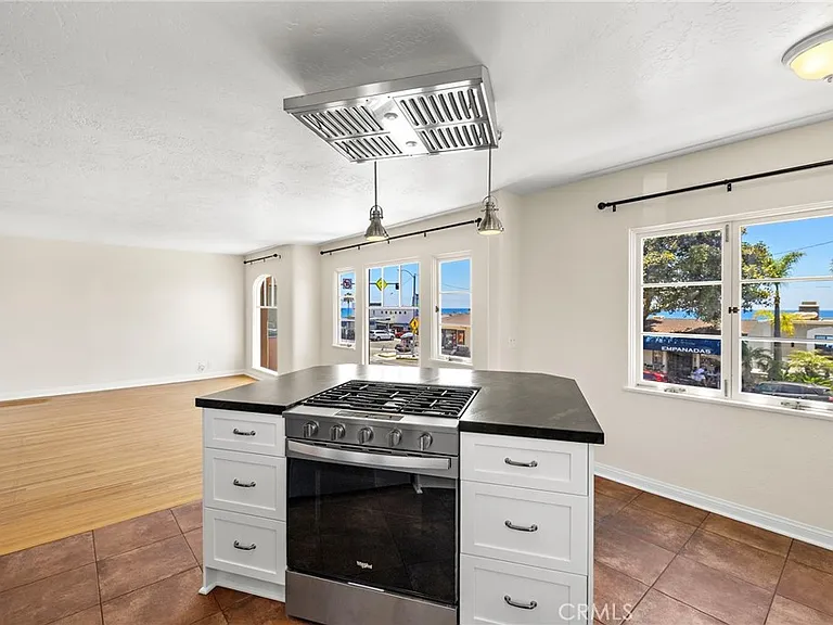 976 S Coast Hwy #A — Photo 10
