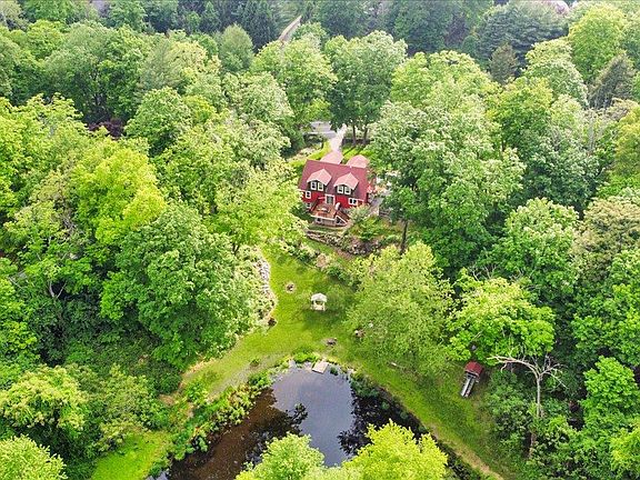 3rd image of 161 Goldens Bridge Rd