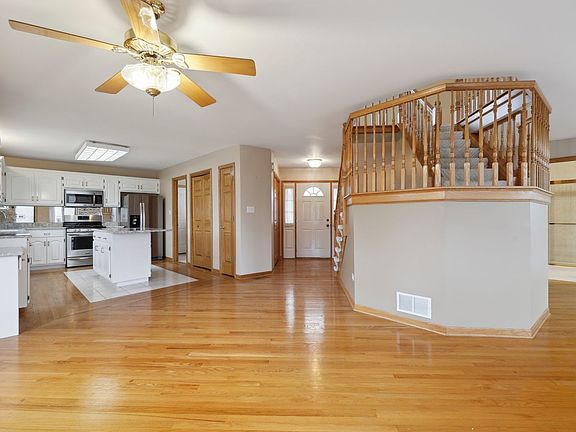 4th image of 19308 Brushwood Ln