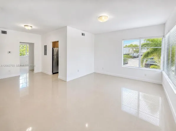 1025 94th St #12, Miami Beach, FL 33154