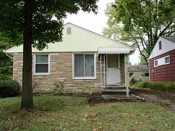 Front of House Photo 2