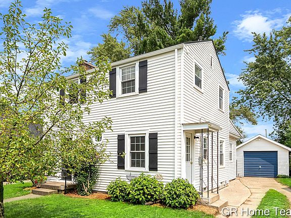 2nd image of 2138 Houseman Ave NE
