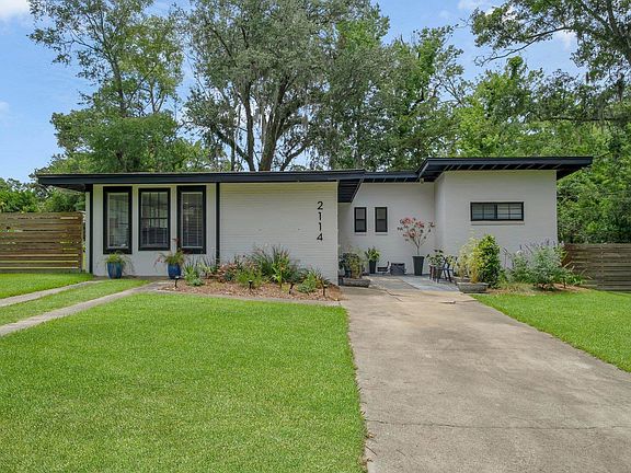 3rd image of 2114 Gibbs Dr