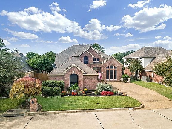 2nd image of 224 Lionhart Pl