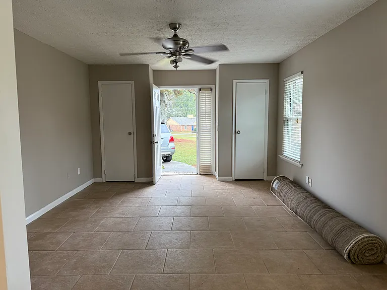 330 Forest Pl — Photo 6
