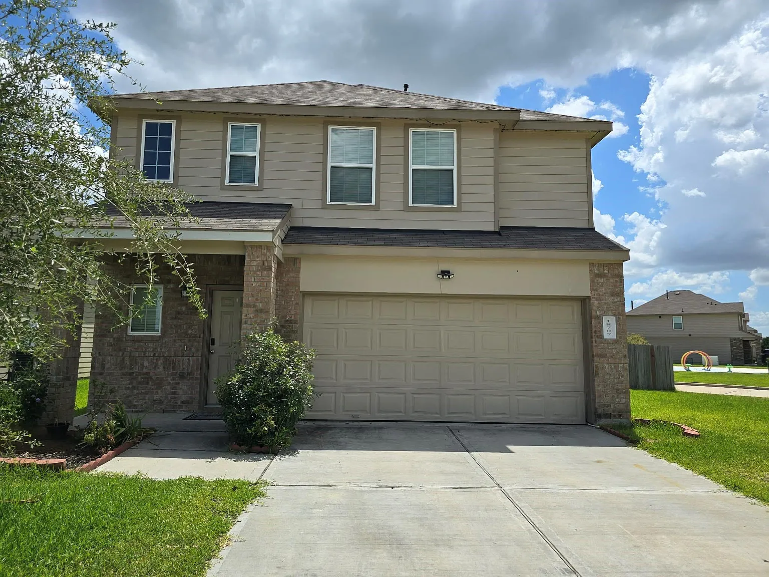 3 bed, 2.5 bath, 1884 sqft, $2,100 — Photo 4