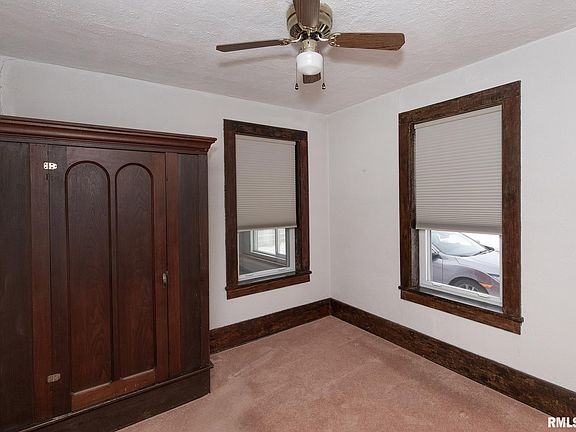 5th image of 222 N College Ave