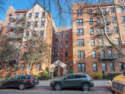 41-41 41st St #3F, Queens, NY, 11104