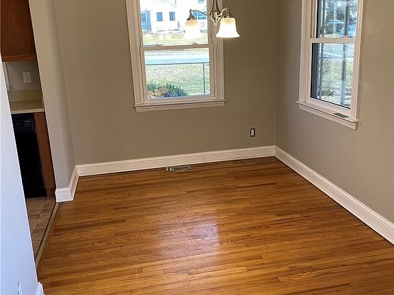 4th image of 23 Gilbert Ave