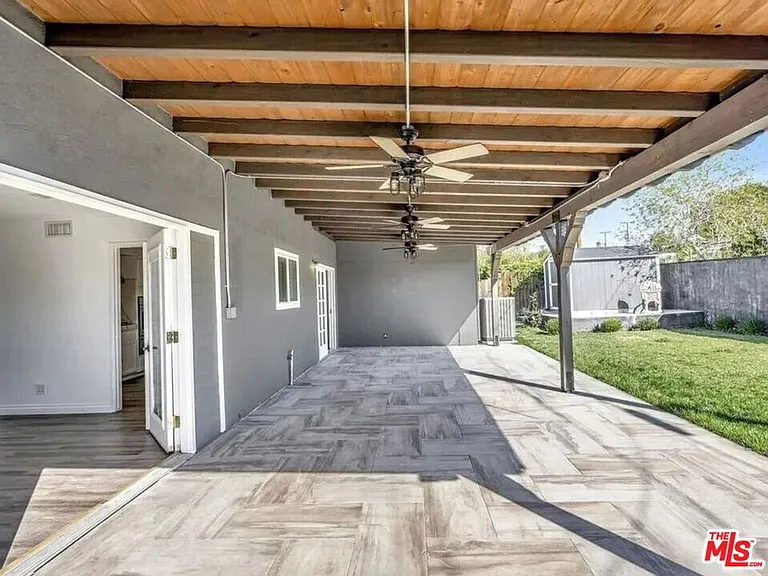 28040 Ermine Pl — Photo 37