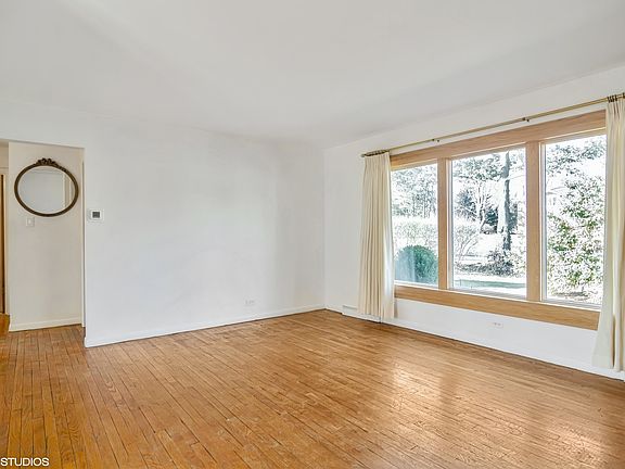 3rd image of 1511 W Euclid Ave