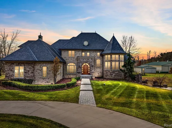 9701 Reese Rd, Clarkston, MI 48348