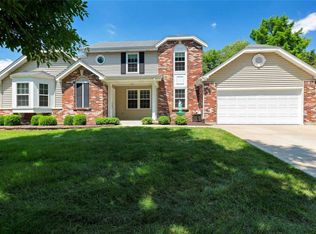 2370 Westpar Dr, Chesterfield, MO 63017