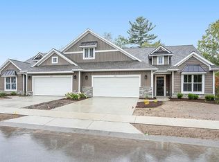 6737 Creekside View Dr SE, Grand Rapids, MI 49548