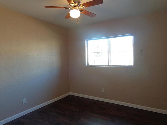 3rd image of 2408 N Calle Santa Ana