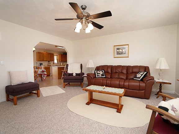 4th image of 409 Limerick Dr