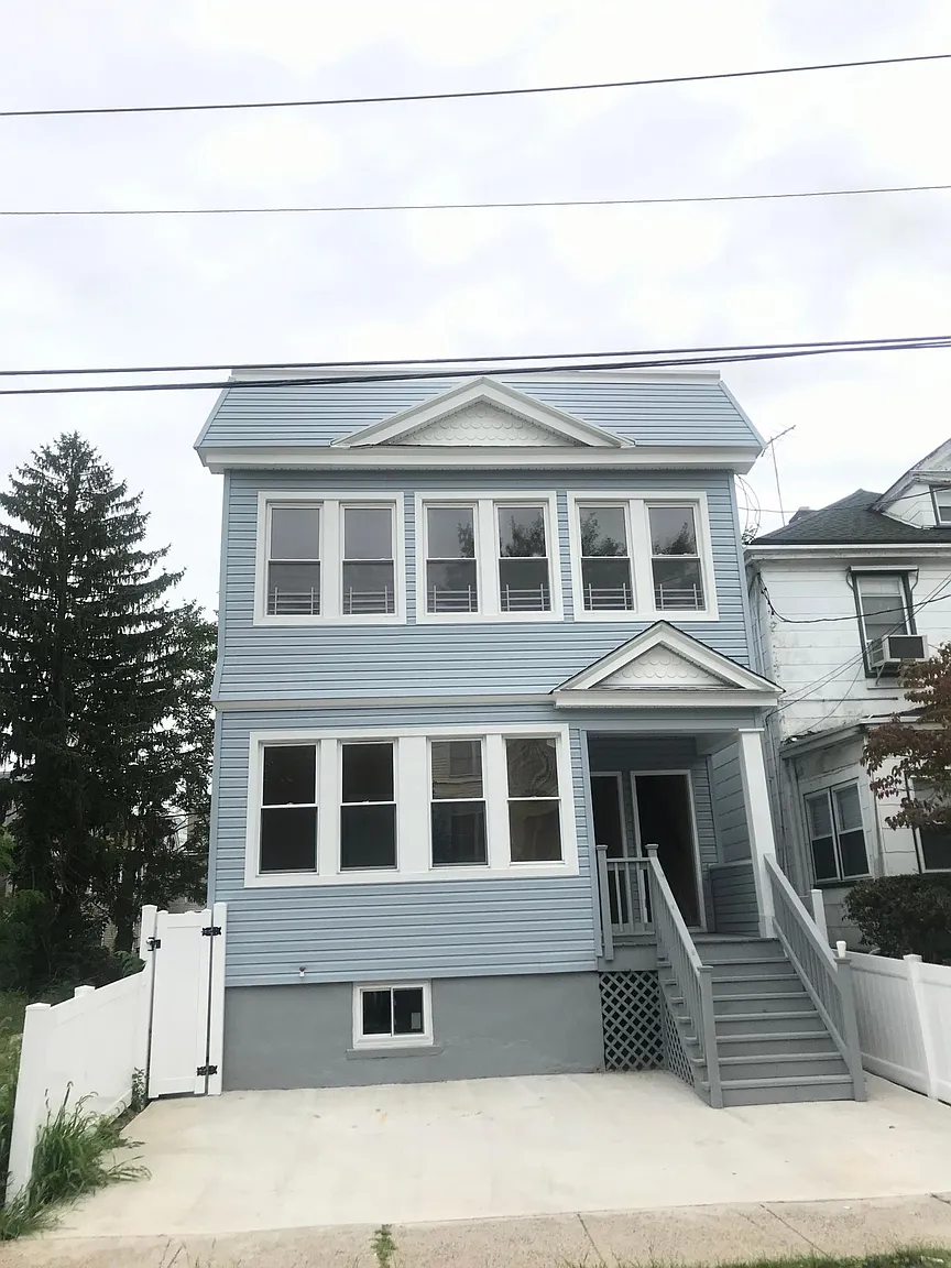 194 Oakwood Pl photo 1