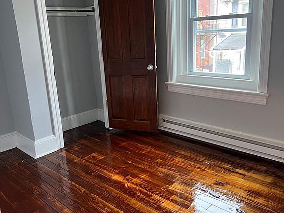 5th image of 409 E Diamond St
