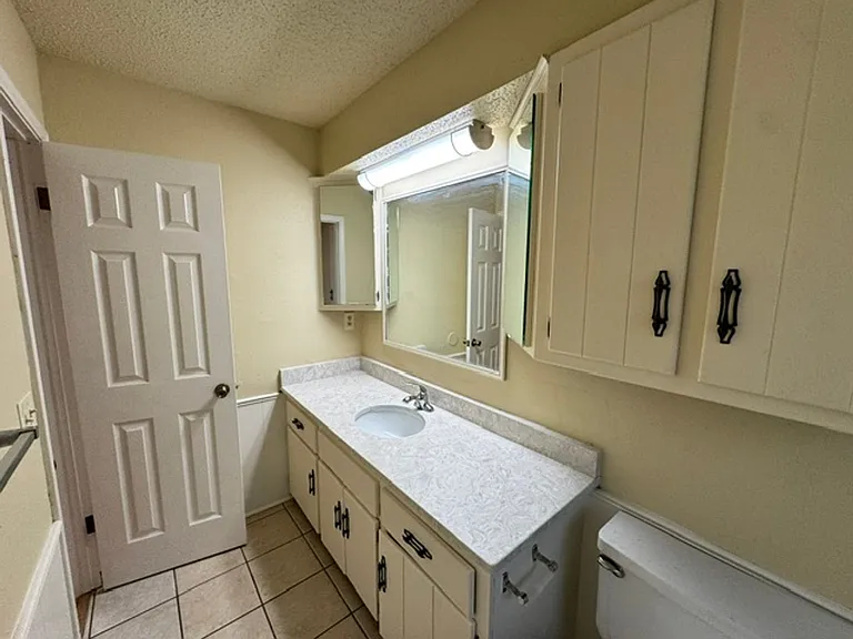 1004 Penn Ln — Photo 3