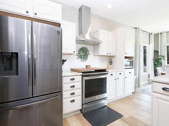 3rd image of 1191 Hansen Pl