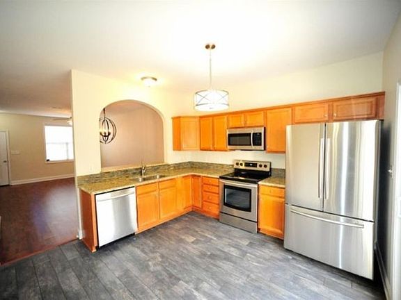 3rd image of 98 Logan Ln