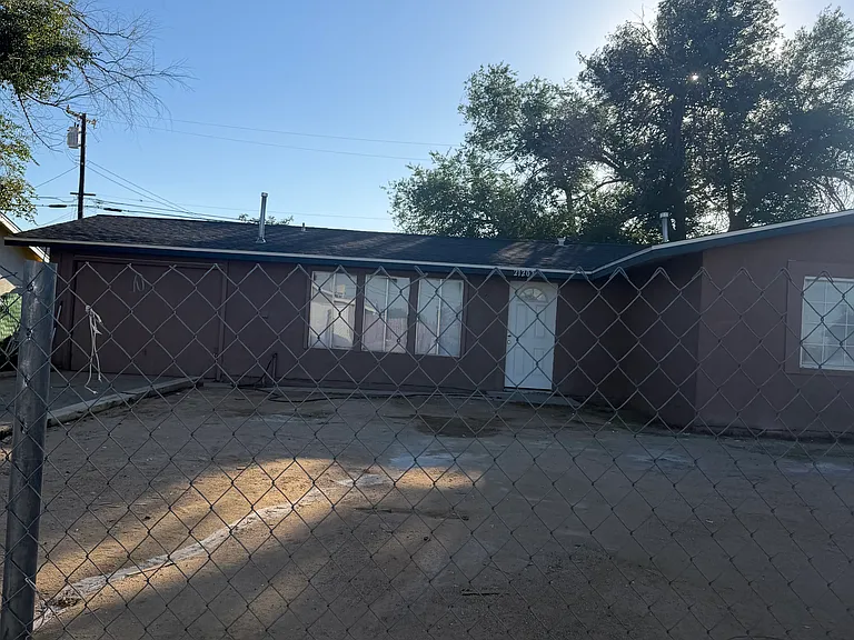 21207 Kenniston St — Photo 9