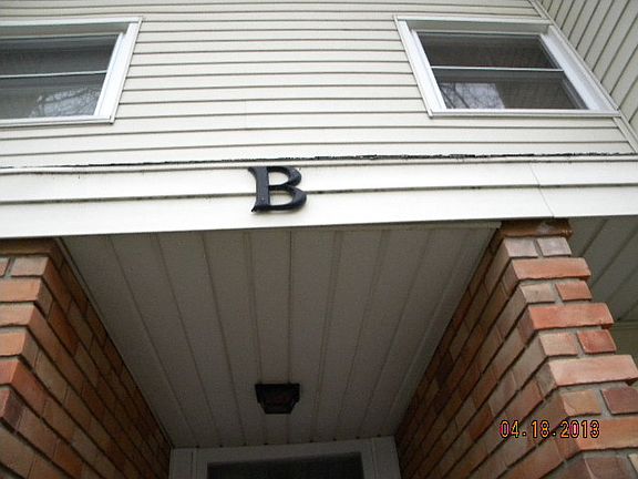 3rd image of 700 E Genesee St Unit B6