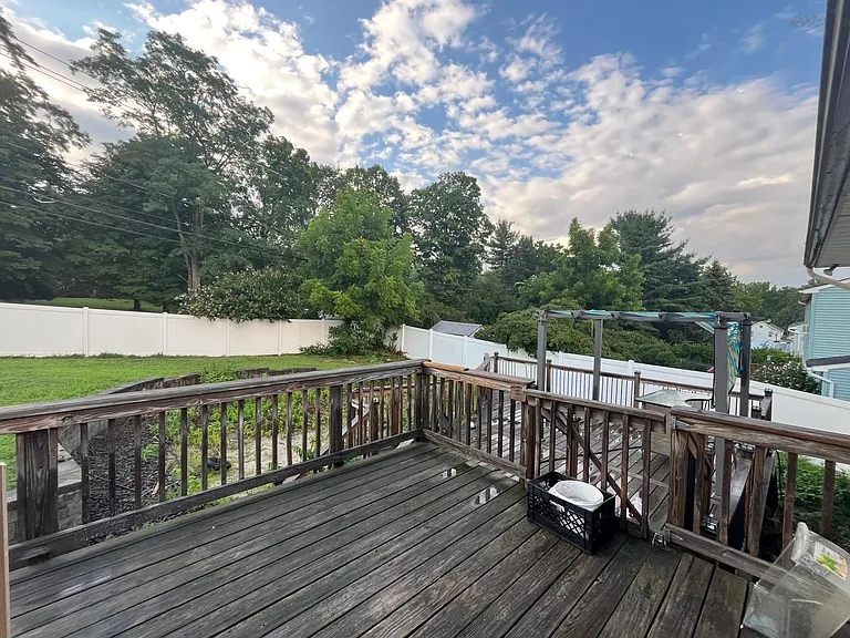 1 Pearsall Dr — Photo 14