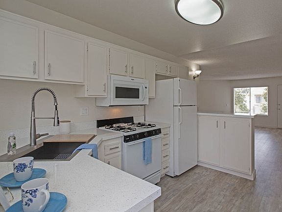 2nd image of 3515 Roosevelt St #3563