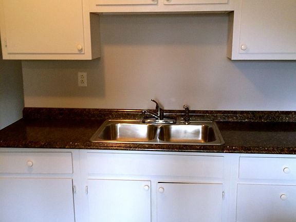3rd image of 501 Wesley Ave #B