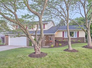 4005 Farmington Dr, Champaign, IL