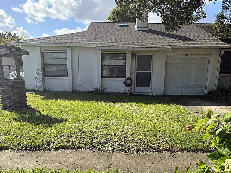 813 Poinciana St — Photo 3