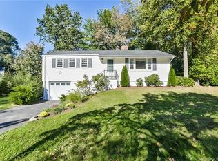 20 Steeple Top Rd, Norwalk, CT 06853