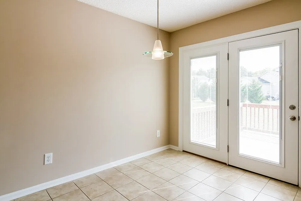 3 bed, 2.5 bath, 1492 sqft, $2,870 — Photo 3