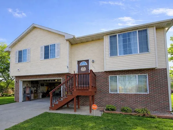 1102 Locust St, Dakota City, NE 68731