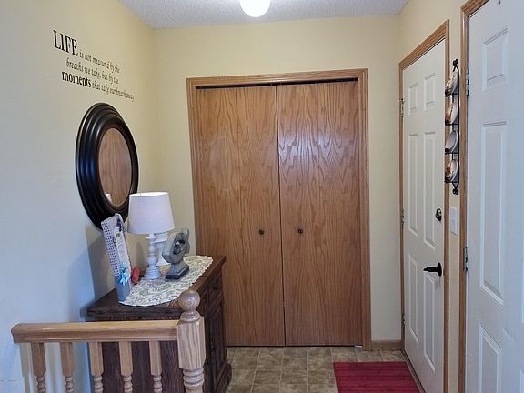 4th image of 302 Sunset Ln