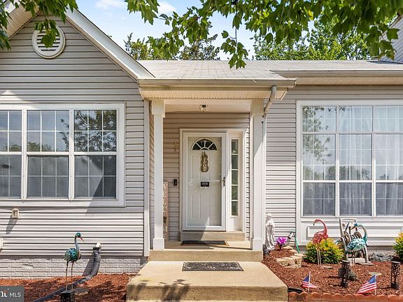 5th image of 14 Thornberry Ln