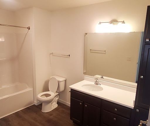 3rd image of 899 Barrett St N #102