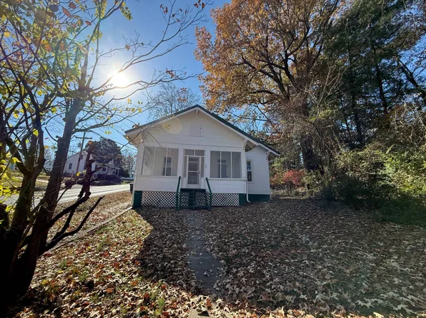 413 S Adams St, Golconda, IL 62938