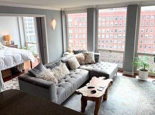 111 E Chestnut St APT 16B, Chicago, IL 60611