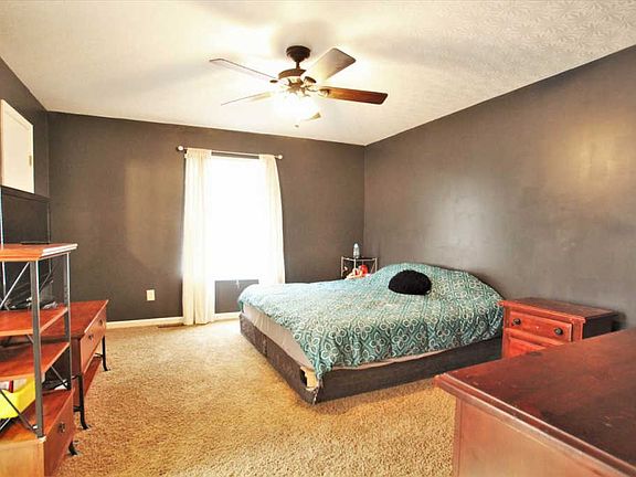 4th image of 643 Makayla Ct